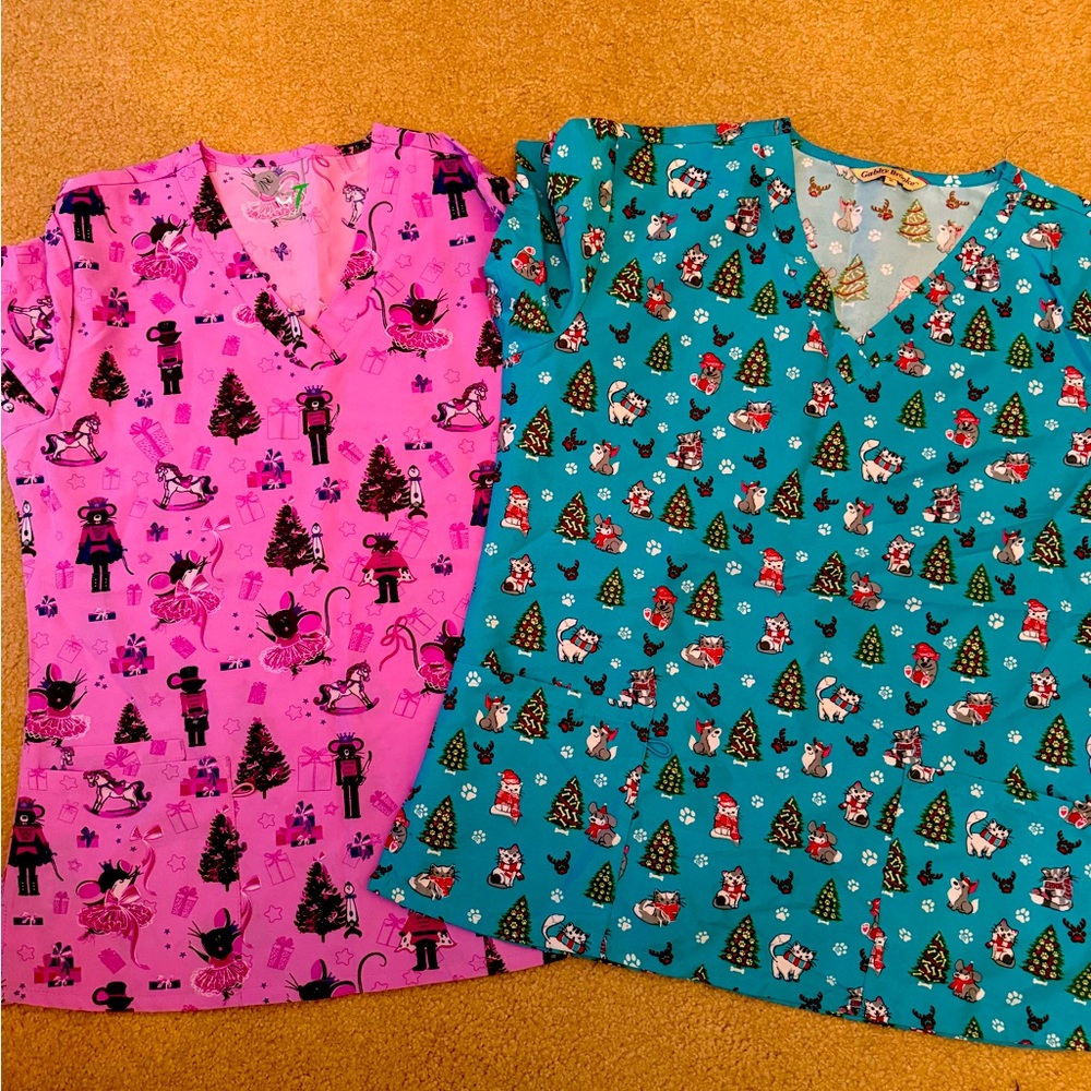 Womens Christmas Scrub Top Set of 2 Medium .. pink & teal